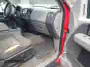 2005 Ford F-150 XLT z VIN 1FTPX02595KE56710, wystawiony jako IAAI lot #43328682 z przebiegiem 187 423 mil mil oraz . Historia ofert i sprzedaży dostępna na DreamBid. Obrazek 5.