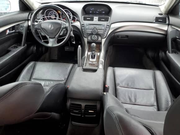 2012 Acura TL Auto с VIN 19UUA8F28CA037917, выставлен на аукционе Copart как лот 86227575 с пробегом 148 344 миль миль и Списание • Salvage title. История ставок и продаж доступна на DreamBid. Изображение 8.