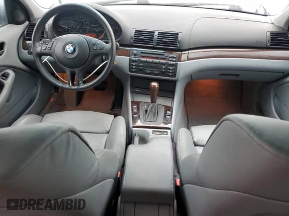 2004 BMW 3 Series 325i with VIN WBAAZ33474KP82704, listed as a Copart auction lot 90720105 with 122,580 mi miles and Clean title. Bid and sale history available at DreamBid. Image 8.