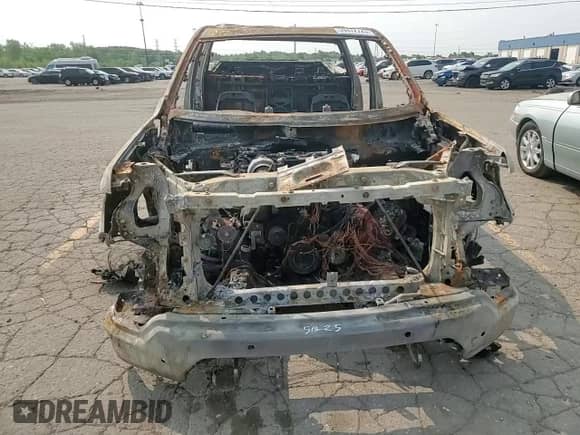 2020 GMC Sierra 1500 Denali z VIN 1GTU9FET2LZ186217, wystawiony jako Copart lot #59472725 z przebiegiem Nie podano mil oraz Szkoda całkowita • Salvage title. Historia ofert i sprzedaży dostępna na DreamBid. Obrazek 12.