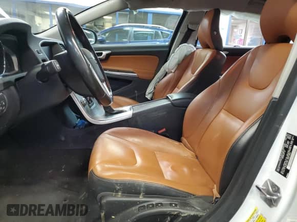 2018 Volvo S60 Inscription с VIN LYV402HK0JB171760, выставлен на аукционе Copart как лот 45929395 с пробегом Не указан миль и Списание • Salvage title. История ставок и продаж доступна на DreamBid. Изображение 7.