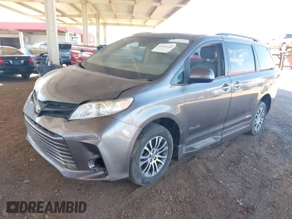 2019 Toyota Sienna XLE Auto Access Seat z VIN 5TDYZ3DC9KS996722, wystawiony jako IAAI lot #43491646 z przebiegiem 44 001 mil mil oraz . Historia ofert i sprzedaży dostępna na DreamBid. Obrazek 2.