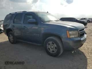 2008 Chevrolet Tahoe LTZ z VIN 1GNFC13J68R141603, wystawiony jako Copart lot #82662285 z przebiegiem 279 653 mil mil oraz Czysty tytuł • Clean title. Historia ofert i sprzedaży dostępna na DreamBid. Obrazek 4.
