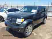 2011 Dodge Nitro Heat z VIN 1D4PT4GK4BW599542, wystawiony jako IAAI lot #42636995 z przebiegiem 174 265 mil mil oraz . Historia ofert i sprzedaży dostępna na DreamBid. Obrazek 2.