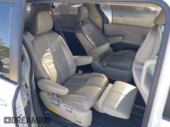 2011 Toyota Sienna XLE AAS with VIN 5TDYK3DC8BS013422, listed as a IAAI auction lot 43349859 with 231,290 mi miles and . Bid and sale history available at DreamBid. Image 8.