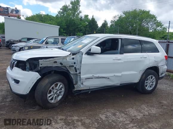 2018 Jeep Grand Cherokee Altitude z VIN 1C4RJEAGXJC171254, wystawiony jako IAAI lot #42192395 z przebiegiem 210 890 mil mil oraz . Historia ofert i sprzedaży dostępna na DreamBid. Obrazek 15.