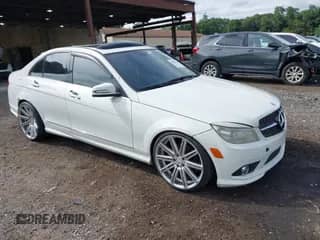2010 Mercedes-Benz C 300 Sport с VIN WDDGF8BBXAR090996, выставлен на аукционе IAAI как лот 42978139 с пробегом 109 460 миль миль и . История ставок и продаж доступна на DreamBid. Изображение 1.