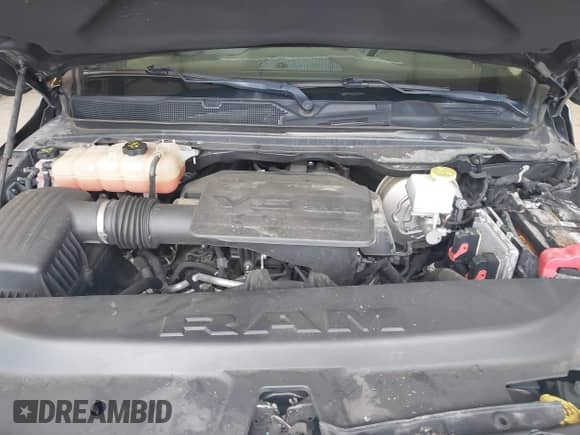 2019 Ram 1500 Big Horn z VIN 1C6RRFFGXKN751754, wystawiony jako IAAI lot #43044316 z przebiegiem 95 206 mil mil oraz . Historia ofert i sprzedaży dostępna na DreamBid. Obrazek 10.