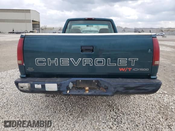 1996 Chevrolet Silverado 1500 with VIN 1GCEC14W0TZ148697, listed as a Copart auction lot 44876374 with 209,595 mi miles and Salvage title. Bid and sale history available at DreamBid. Image 6.