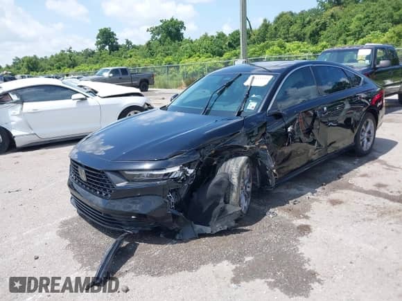 2024 Honda Accord EX-L z VIN 1HGCY2F64RA018460, wystawiony jako IAAI lot #42433319 z przebiegiem 28 288 mil mil oraz . Historia ofert i sprzedaży dostępna na DreamBid. Obrazek 6.