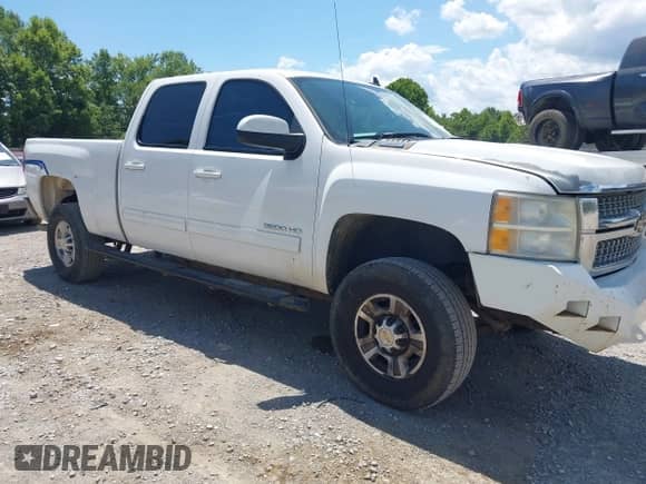 2010 Chevrolet Silverado 2500HD LTZ z VIN 1GC4KYBG0AF146367, wystawiony jako IAAI lot #42728892 z przebiegiem 327 718 mil mil oraz . Historia ofert i sprzedaży dostępna na DreamBid. Obrazek 1.