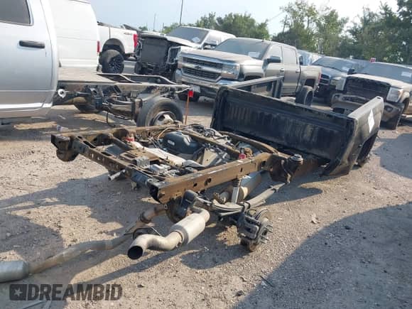 2021 Chevrolet Silverado 1500 LT Trail Boss z VIN 3GCPYFEL7MG112695, wystawiony jako IAAI lot #43249542 z przebiegiem Nie podano mil oraz . Historia ofert i sprzedaży dostępna na DreamBid. Obrazek 2.