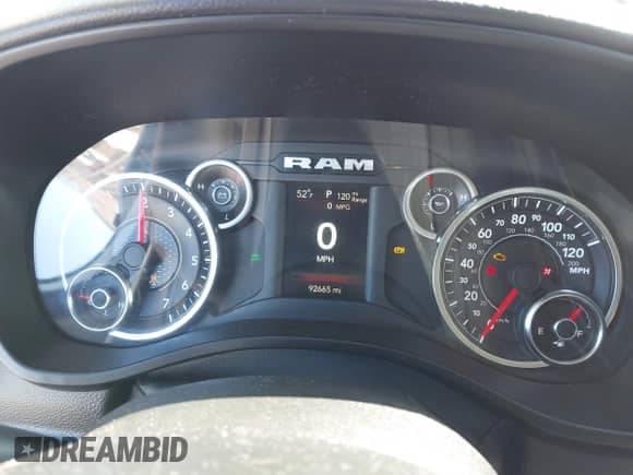 2019 Ram 1500 Big Horn z VIN 1C6SRFFT5KN872254, wystawiony jako IAAI lot #41643687 z przebiegiem 92 665 mil mil oraz . Historia ofert i sprzedaży dostępna na DreamBid. Obrazek 7.