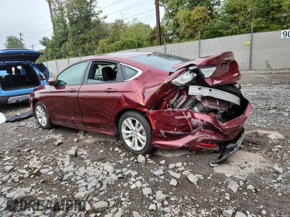 2017 Chrysler 200 Touring z VIN 1C3CCCFB6HN500195, wystawiony jako Copart lot #81760135 z przebiegiem 127 739 mil mil oraz Czysty tytuł • Clean title. Historia ofert i sprzedaży dostępna na DreamBid. Obrazek 2.