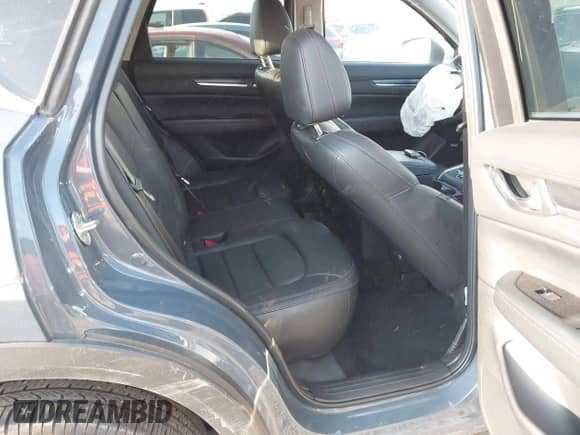 2024 Mazda CX-5 S Preferred z VIN JM3KFBCL3R0532159, wystawiony jako IAAI lot #42769560 z przebiegiem 15 651 mil mil oraz . Historia ofert i sprzedaży dostępna na DreamBid. Obrazek 8.