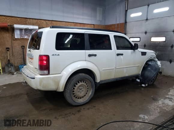 2010 Dodge Nitro with VIN 1D4PU5GXXAW106718, listed as a Copart auction lot 81700844 with 171,164 mi miles and Clean title. Bid and sale history available at DreamBid. Image 3.