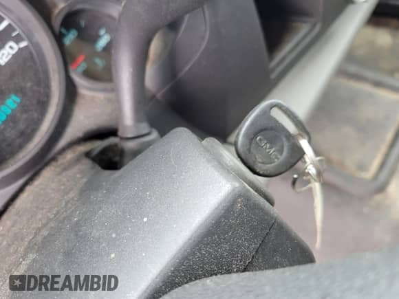 2008 GMC Sierra 1500 Work Truck z VIN 1GTEC14X48Z129263, wystawiony jako IAAI lot #41748174 z przebiegiem 263 584 mil mil oraz . Historia ofert i sprzedaży dostępna na DreamBid. Obrazek 11.