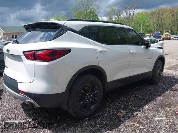 2021 Chevrolet Blazer LT с VIN 3GNKBHRS1MS569998, выставлен на аукционе IAAI как лот 42178844 с пробегом 55 969 миль миль и . История ставок и продаж доступна на DreamBid. Изображение 4.