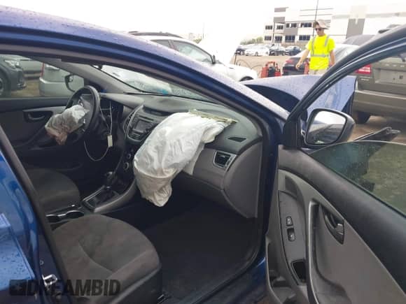 2016 Hyundai Elantra SE z VIN 5NPDH4AE1GH659147, wystawiony jako IAAI lot #42972382 z przebiegiem 132 804 mil mil oraz . Historia ofert i sprzedaży dostępna na DreamBid. Obrazek 5.