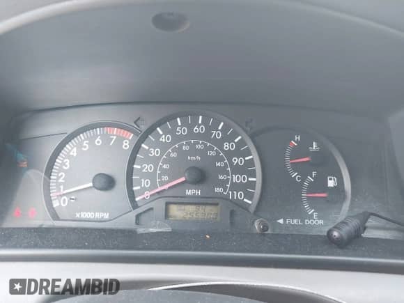 2004 Toyota Corolla CE z VIN 1NXBR32E94Z201284, wystawiony jako IAAI lot #42733984 z przebiegiem 255 300 mil mil oraz . Historia ofert i sprzedaży dostępna na DreamBid. Obrazek 7.