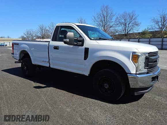 2017 Ford F-250 XLT с VIN 1FTBF2B60HEE61749, выставлен на аукционе Copart как лот 49674395 с пробегом 147 647 миль миль и Чистый • Clean title. История ставок и продаж доступна на DreamBid. Изображение 4.