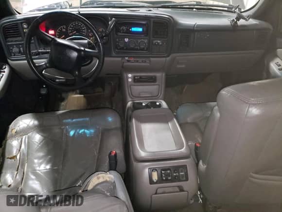 2002 Chevrolet Suburban Z71 z VIN 3GNFK16ZX2G272867, wystawiony jako Copart lot #55130875 z przebiegiem 199 084 mil mil oraz Szkoda całkowita • Salvage title. Historia ofert i sprzedaży dostępna na DreamBid. Obrazek 8.