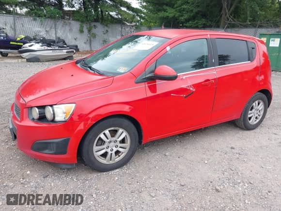 2013 Chevrolet Sonic LT с VIN 1G1JC6SG6D4161999, выставлен на аукционе IAAI как лот 42624613 с пробегом 309 745 миль миль и . История ставок и продаж доступна на DreamBid. Изображение 2.