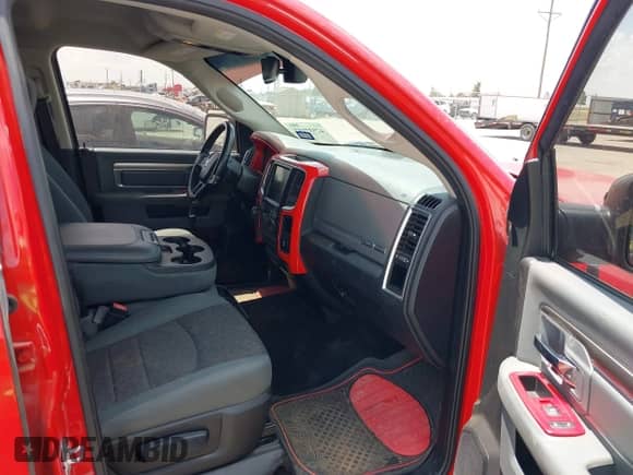 2016 Ram 1500 Big Horn с VIN 1C6RR7TT1GS193907, выставлен на аукционе IAAI как лот 42537157 с пробегом 145 936 миль миль и . История ставок и продаж доступна на DreamBid. Изображение 5.