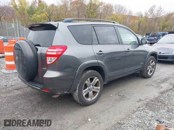 2009 Toyota RAV4 Sport z VIN JTMBF32V59D013768, wystawiony jako IAAI lot #43571016 z przebiegiem 177 625 mil mil oraz . Historia ofert i sprzedaży dostępna na DreamBid. Obrazek 4.