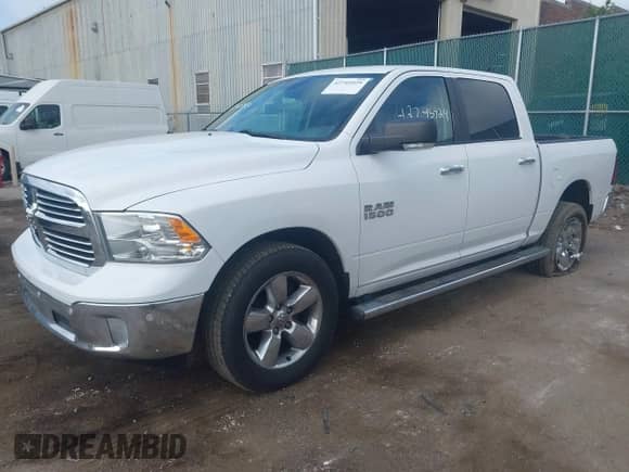 2017 Ram 1500 Big Horn z VIN 1C6RR7LG9HS546785, wystawiony jako IAAI lot #42745929 z przebiegiem 124 865 mil mil oraz . Historia ofert i sprzedaży dostępna na DreamBid. Obrazek 2.