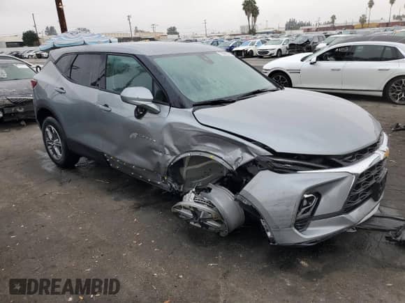 2025 Chevrolet Blazer LT with VIN 3GNKBCR46SS258441, listed as a Copart auction lot 80759465 with 996 mi miles and Salvage title. Bid and sale history available at DreamBid. Image 4.