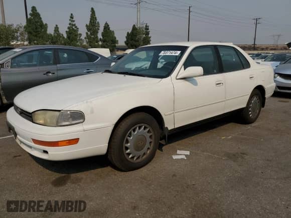1993 Toyota Camry с VIN 4T1VK12E8PU097266, выставлен на аукционе Copart как лот 70371474 с пробегом 191 644 миль миль и Чистый • Clean title. История ставок и продаж доступна на DreamBid. Изображение 1.
