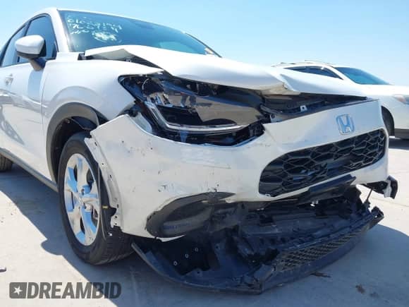 2025 Honda HR-V LX with VIN 3CZRZ1H38SM706757, listed as a IAAI auction lot 43132007 with 18,204 mi miles and . Bid and sale history available at DreamBid. Image 6.