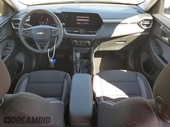 2025 Chevrolet TrailBlazer LT с VIN KL79MPSL9SB185293, выставлен на аукционе Copart как лот 86996755 с пробегом 3 932 миль миль и Списание • Salvage title. История ставок и продаж доступна на DreamBid. Изображение 8.