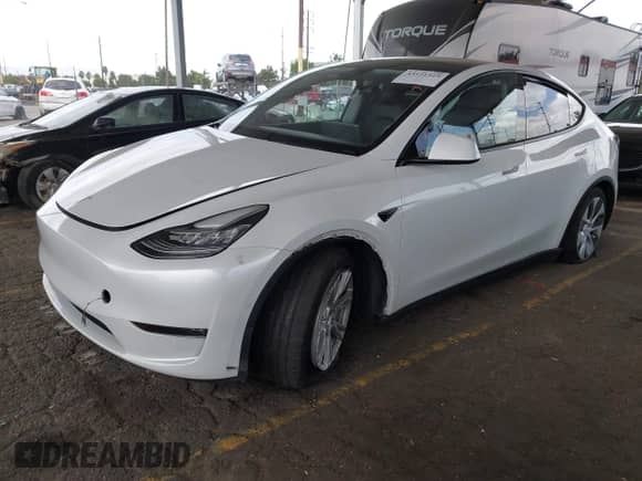 2022 Tesla Model Y Long Range z VIN 7SAYGDEE6NF345426, wystawiony jako IAAI lot #43121529 z przebiegiem 49 441 mil mil oraz . Historia ofert i sprzedaży dostępna na DreamBid. Obrazek 17.