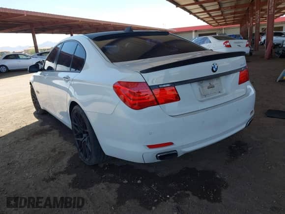 2010 BMW 7 Series 750i with VIN WBAKA8C54ACY36127, listed as a IAAI auction lot 42392407 with 155,740 mi miles and . Bid and sale history available at DreamBid. Image 3.