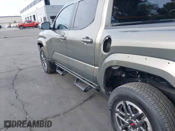 2024 Toyota Tacoma SR5 with VIN 3TMLB5JN1RM043397, listed as a IAAI auction lot 42181997 with 9,254 mi miles and . Bid and sale history available at DreamBid. Image 15.