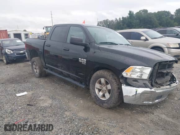 2020 Ram 1500 Tradesman z VIN 3C6RR7KG8LG132415, wystawiony jako IAAI lot #43114404 z przebiegiem 80 717 mil mil oraz . Historia ofert i sprzedaży dostępna na DreamBid. Obrazek 1.