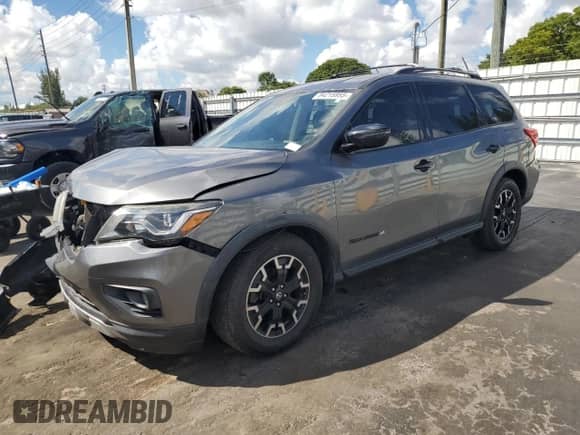 2019 Nissan Pathfinder S z VIN 5N1DR2MN4KC637382, wystawiony jako Copart lot #84215955 z przebiegiem 165 873 mil mil oraz Szkoda całkowita • Salvage title. Historia ofert i sprzedaży dostępna na DreamBid. Obrazek 1.