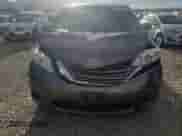 2015 Toyota Sienna LE with VIN 5TDKK3DC8FS611280, listed as a Copart auction lot 84606345 with 217,900 mi miles and Salvage title. Bid and sale history available at DreamBid. Image 5.