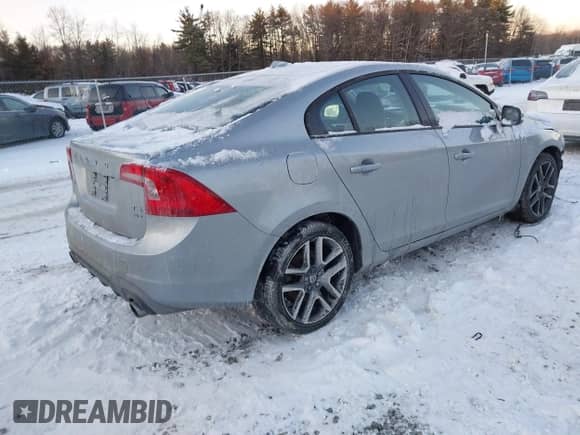 2018 Volvo S60 Dynamic с VIN YV140MTL2J2460002, выставлен на аукционе IAAI как лот 41380298 с пробегом 58 974 миль миль и . История ставок и продаж доступна на DreamBid. Изображение 4.