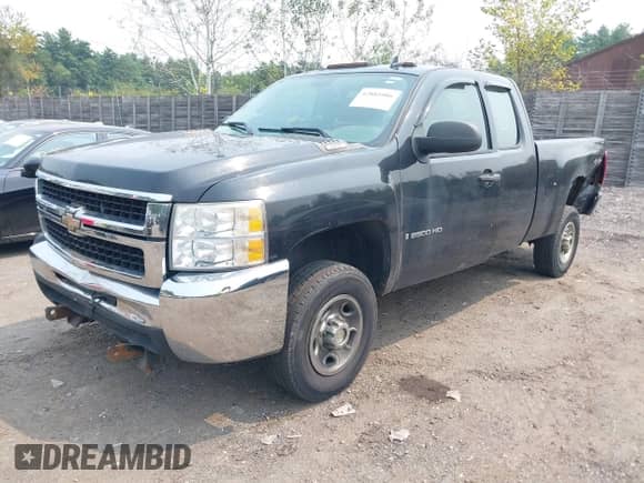 2009 Chevrolet Silverado 2500HD Work Truck z VIN 1GCHK49K39E134428, wystawiony jako IAAI lot #42881086 z przebiegiem 215 285 mil mil oraz . Historia ofert i sprzedaży dostępna na DreamBid. Obrazek 20.