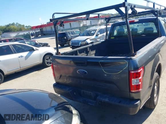 2018 Ford F-150 XL z VIN 1FTMF1CB8JKC19801, wystawiony jako IAAI lot #43383459 z przebiegiem 138 363 mil mil oraz . Historia ofert i sprzedaży dostępna na DreamBid. Obrazek 16.