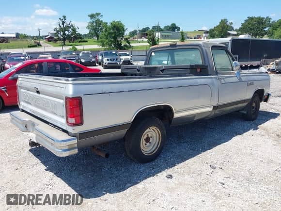1988 Dodge D/W 100 with VIN 1B7FD04X8JS739662, listed as a IAAI auction lot 42691327 with 16,355 mi miles and . Bid and sale history available at DreamBid. Image 4.