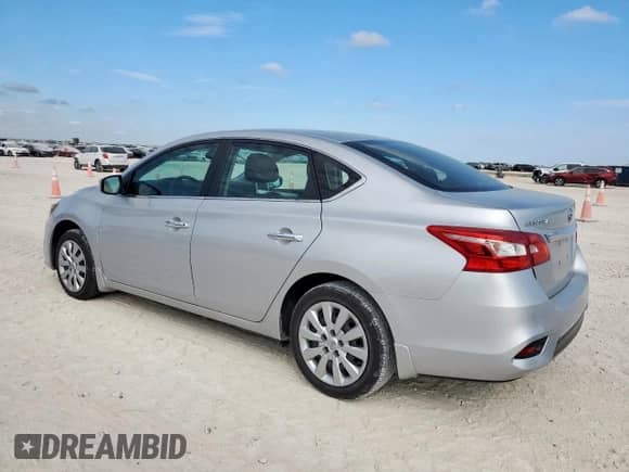 2019 Nissan Sentra SV z VIN 3N1AB7AP8KY405702, wystawiony jako Copart lot #82326035 z przebiegiem 15 180 mil mil oraz Szkoda całkowita • Salvage title. Historia ofert i sprzedaży dostępna na DreamBid. Obrazek 2.