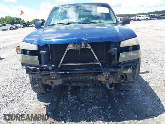 2002 Chevrolet Avalanche with VIN 3GNEC13T32G313459, listed as a IAAI auction lot 42515555 with 267,303 mi miles and . Bid and sale history available at DreamBid. Image 6.