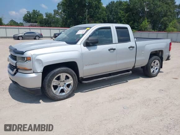 2017 Chevrolet Silverado 1500 Custom с VIN 1GCRCPEC5HZ389879, выставлен на аукционе IAAI как лот 42973352 с пробегом 155 697 миль миль и . История ставок и продаж доступна на DreamBid. Изображение 17.