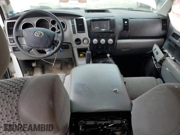 2007 Toyota Tundra SR5 z VIN 5TBET54187S455255, wystawiony jako Copart lot #70026895 z przebiegiem 244 902 mil mil oraz Szkoda całkowita • Salvage title. Historia ofert i sprzedaży dostępna na DreamBid. Obrazek 8.