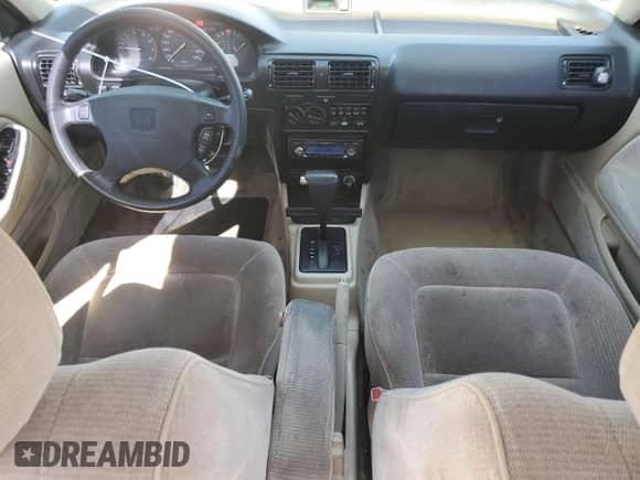 1992 Honda Accord with VIN JHMCB7675NC051924, listed as a Copart auction lot 89875465 with 340,585 mi miles and Salvage title. Bid and sale history available at DreamBid. Image 8.