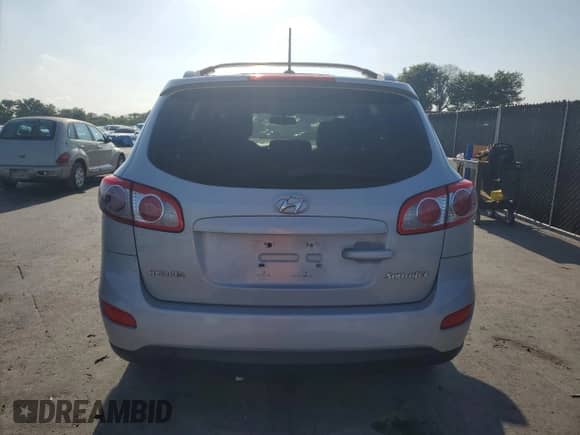 2011 Hyundai Santa Fe SE z VIN 5XYZH4AG8BG017645, wystawiony jako Copart lot #55505695 z przebiegiem 136 891 mil mil oraz Szkoda całkowita • Salvage title. Historia ofert i sprzedaży dostępna na DreamBid. Obrazek 6.